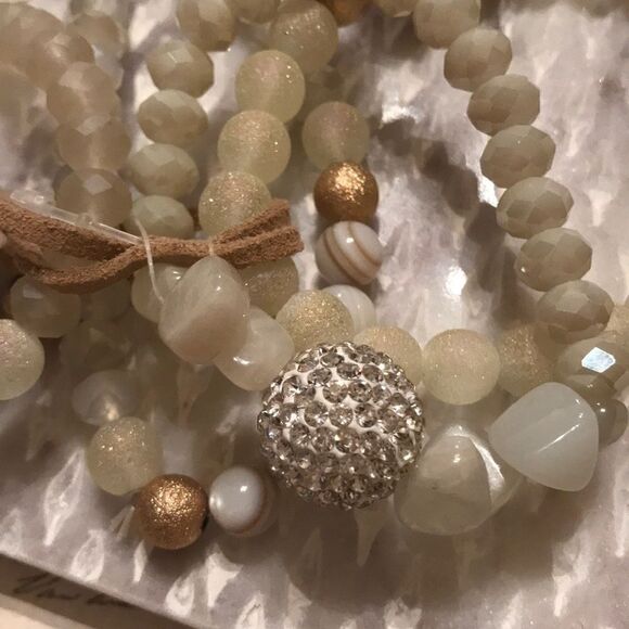 Glass Beads and Gold Rhinestone Beads‎ - Picture 2 of 5